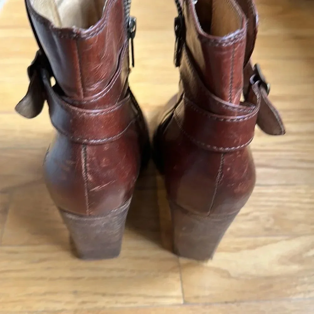 Frye sz 7 Patty Riding Bootie in cognac brown color good pre owned wear shown